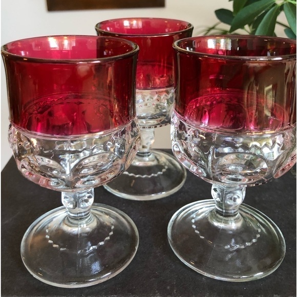 Beautiful Ruby red glasses - 3 - Picture 3 of 5